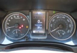 2022 Toyota Tacoma TRD Off-Road - Image 38