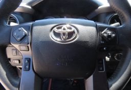 2022 Toyota Tacoma TRD Off-Road - Image 33
