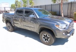 2022 Toyota Tacoma TRD Off-Road - Image 2
