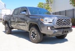 2022 Toyota Tacoma TRD Off-Road - Image 4