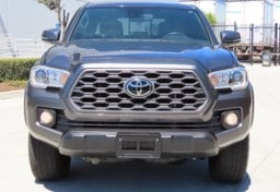2022 Toyota Tacoma TRD Off-Road - Image 12