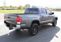 2017 Toyota Tacoma - Image 7
