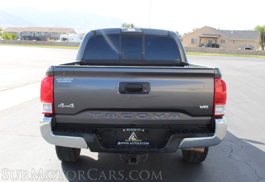 2017 Toyota Tacoma - Image 11