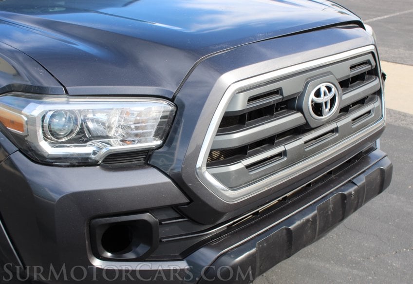 2017 Toyota Tacoma - Image 17