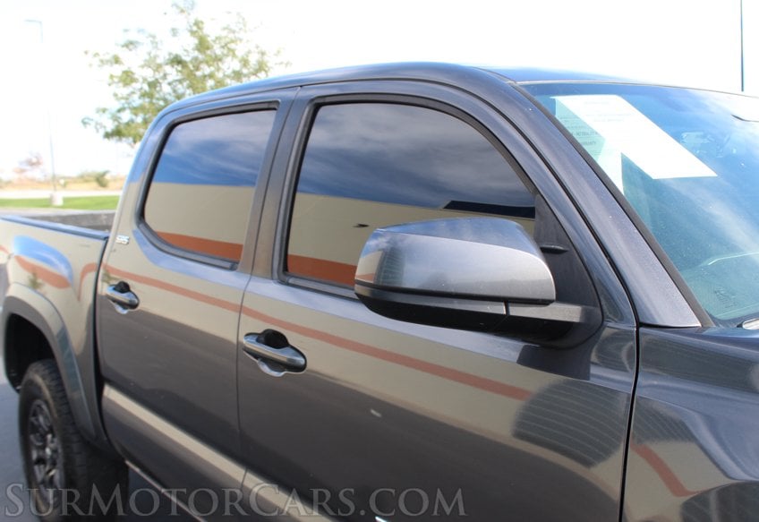 2017 Toyota Tacoma - Image 24