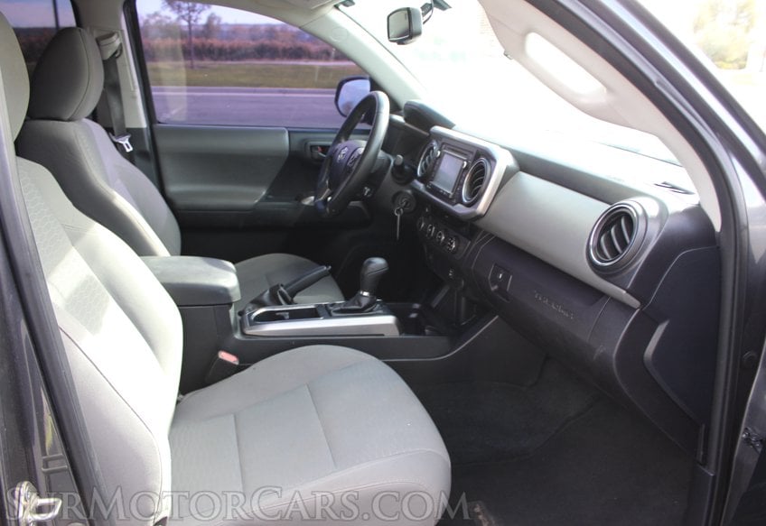 2017 Toyota Tacoma - Image 34