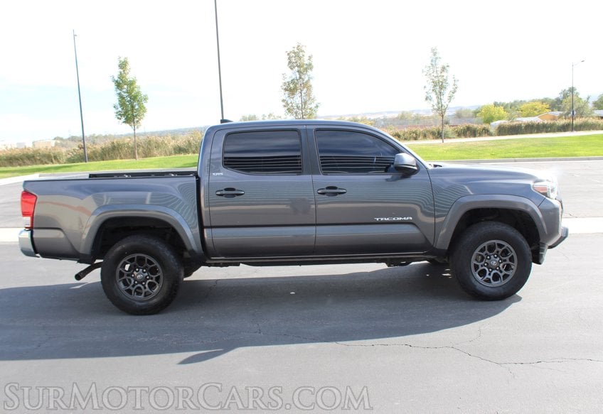 2017 Toyota Tacoma - Image 10