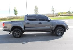 2017 Toyota Tacoma - Image 10
