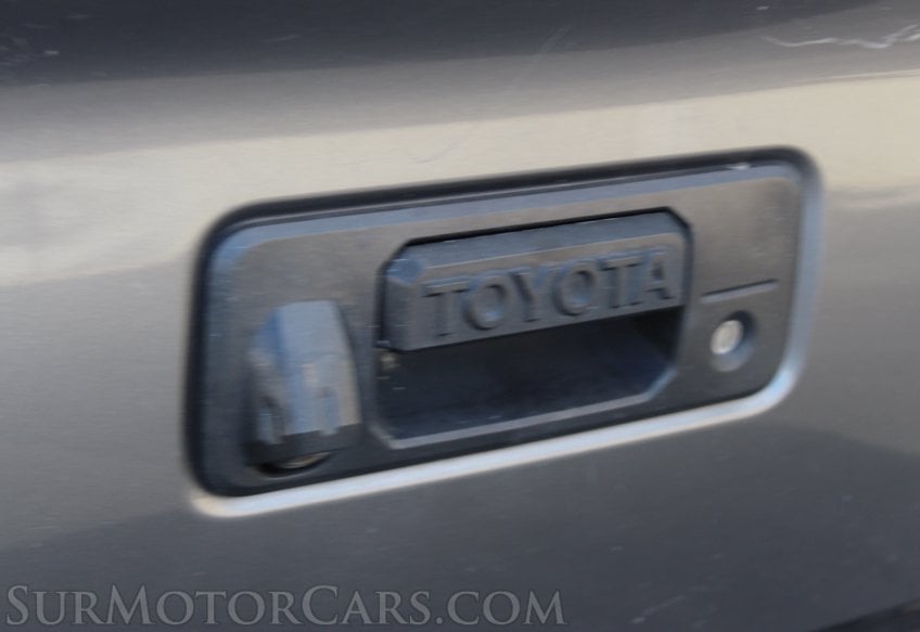 2017 Toyota Tacoma - Image 18