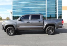 2017 Toyota Tacoma - Image 9