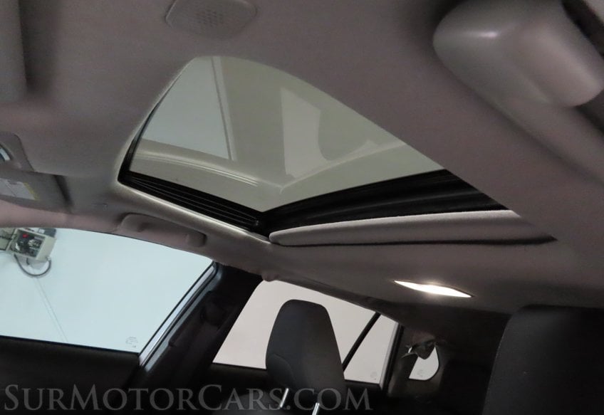 2025 Toyota Corolla Cross LE - Image 16