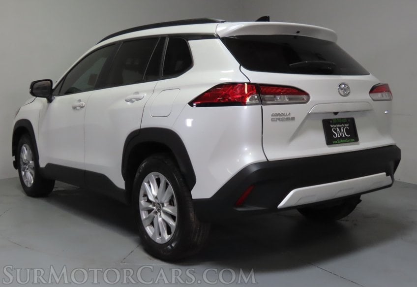 2025 Toyota Corolla Cross LE - Image 7