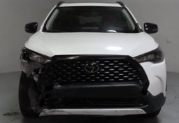 2025 Toyota Corolla Cross LE - Image 10