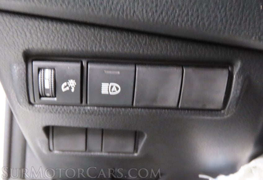 2025 Toyota Corolla Cross LE - Image 51