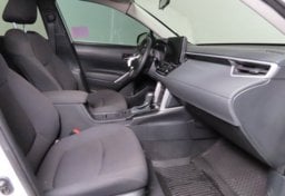 2025 Toyota Corolla Cross LE - Image 35