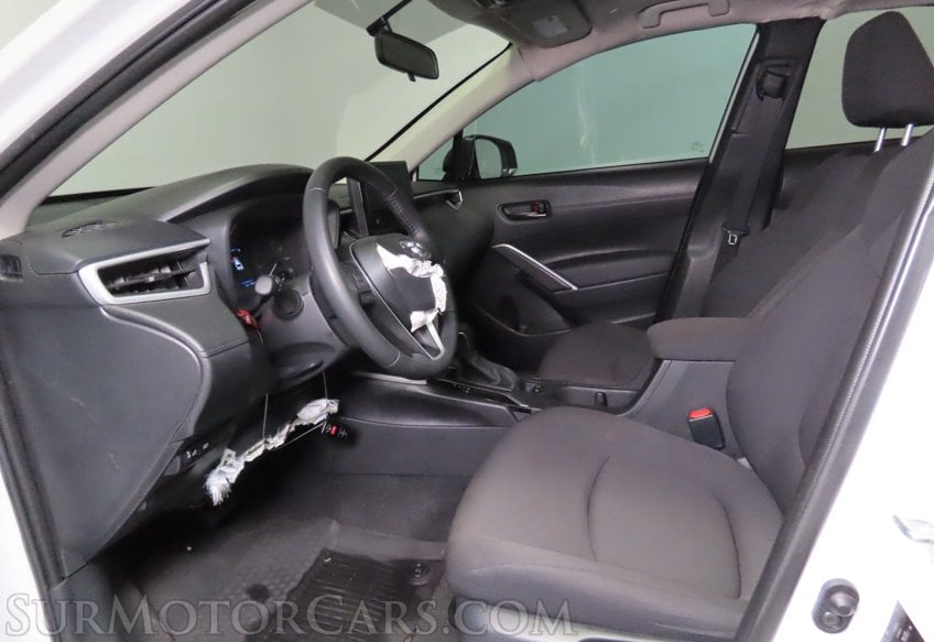 2025 Toyota Corolla Cross LE - Image 54