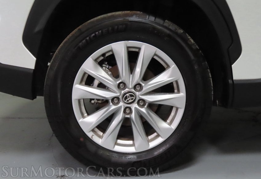 2025 Toyota Corolla Cross LE - Image 34