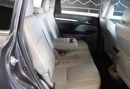2016 Toyota Highlander AWD XLE - Image 58