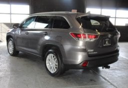 2016 Toyota Highlander AWD XLE - Image 6
