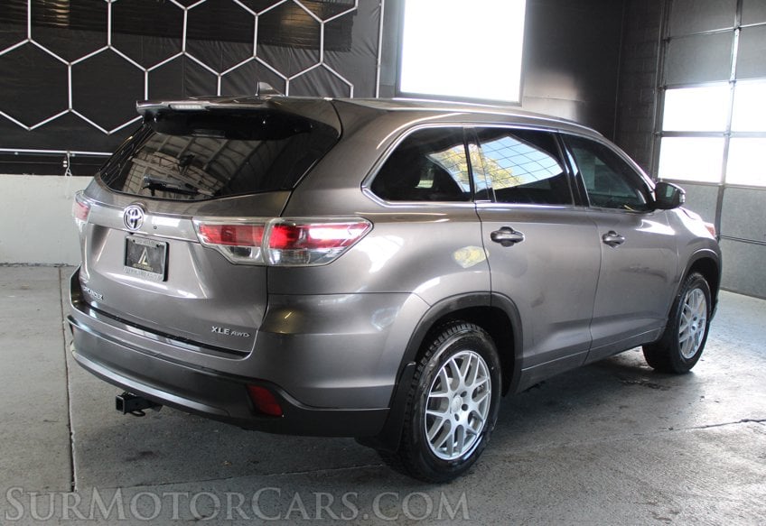 2016 Toyota Highlander AWD XLE - Image 7