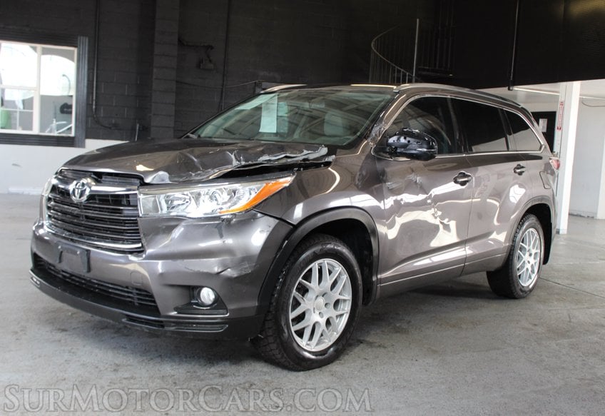 2016 Toyota Highlander AWD XLE - Image 2