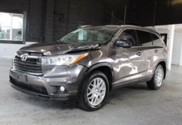 2016 Toyota Highlander AWD XLE - Image 2