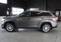 2016 Toyota Highlander AWD XLE - Image 65