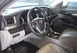 2016 Toyota Highlander AWD XLE - Image 43