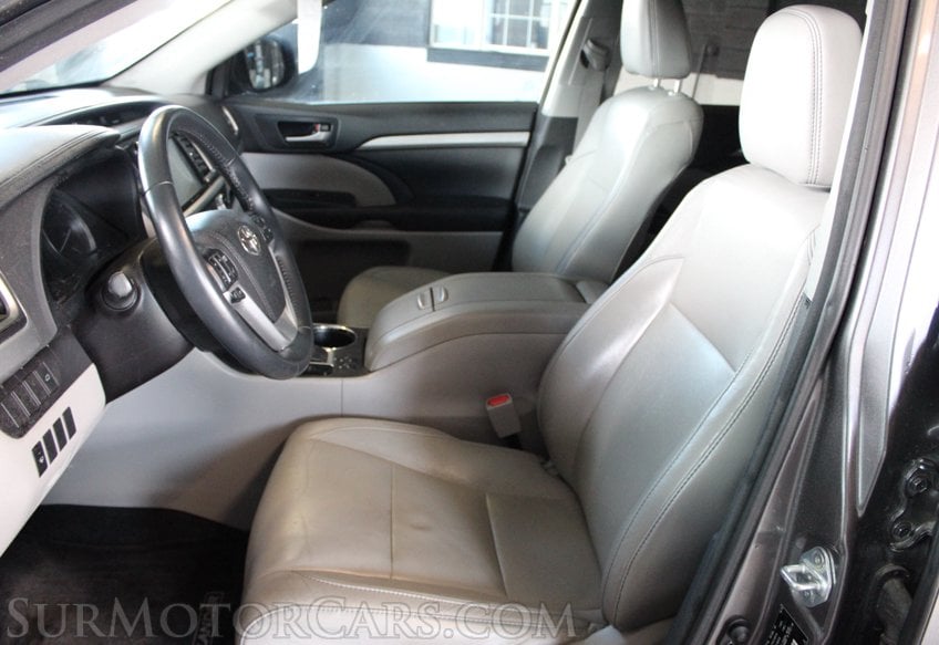 2016 Toyota Highlander AWD XLE - Image 47