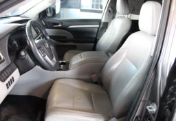 2016 Toyota Highlander AWD XLE - Image 47