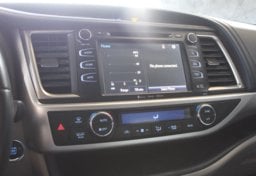 2016 Toyota Highlander AWD XLE - Image 10