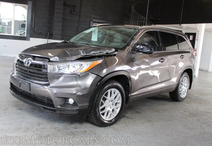 2016 Toyota Highlander AWD XLE - Image 4