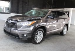 2016 Toyota Highlander AWD XLE - Image 4