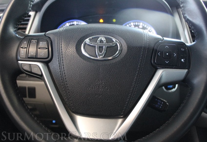 2016 Toyota Highlander AWD XLE - Image 16