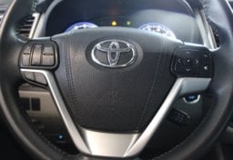 2016 Toyota Highlander AWD XLE - Image 16