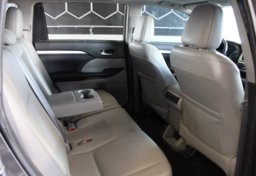 2016 Toyota Highlander AWD XLE - Image 57