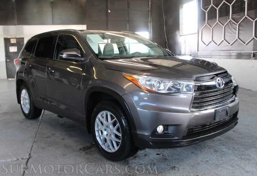 2016 Toyota Highlander AWD XLE - Image 3