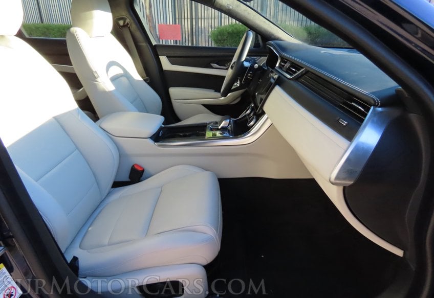 2024 Jaguar XF R-Dynamic SE - Image 14