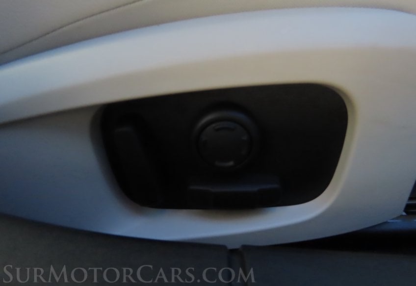 2024 Jaguar XF R-Dynamic SE - Image 13