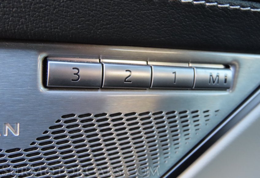 2024 Jaguar XF R-Dynamic SE - Image 31