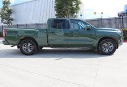 2025 Nissan Frontier SV - Image 9