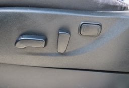 2025 Nissan Frontier SV - Image 46