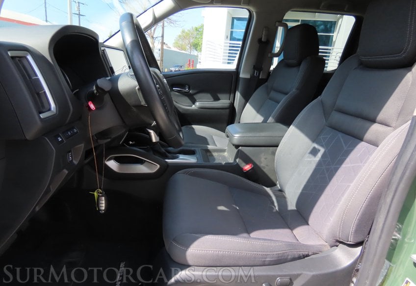 2025 Nissan Frontier SV - Image 22