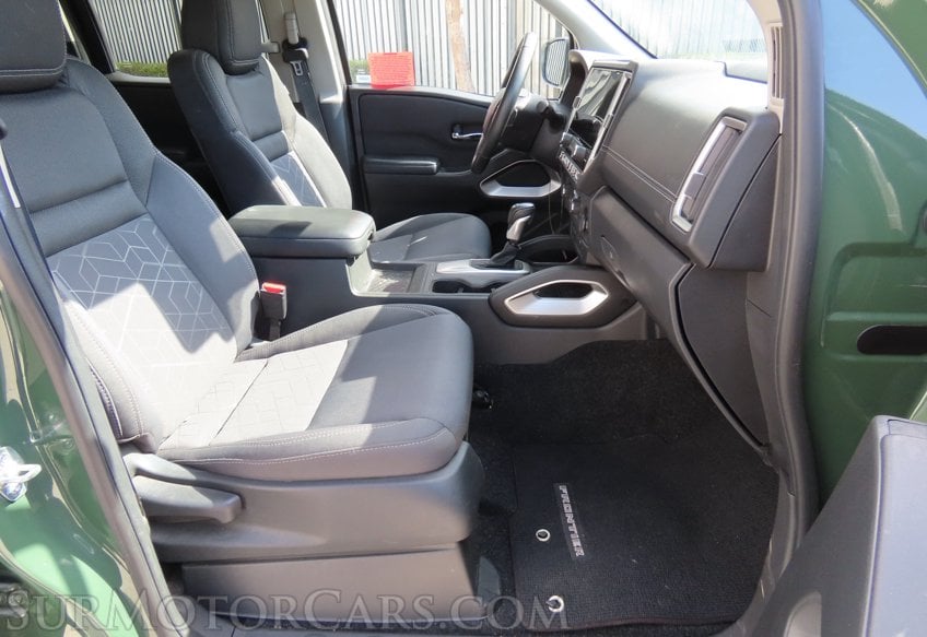 2025 Nissan Frontier SV - Image 19