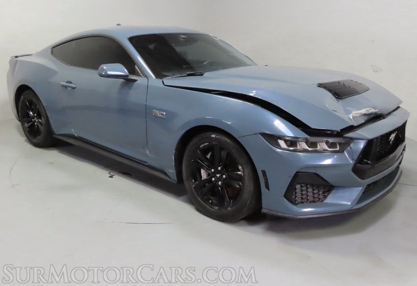 2024 Ford Mustang GT - Image 2