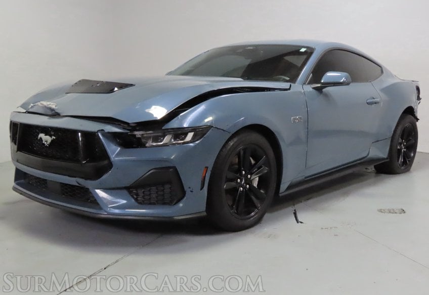 2024 Ford Mustang GT - Image 3