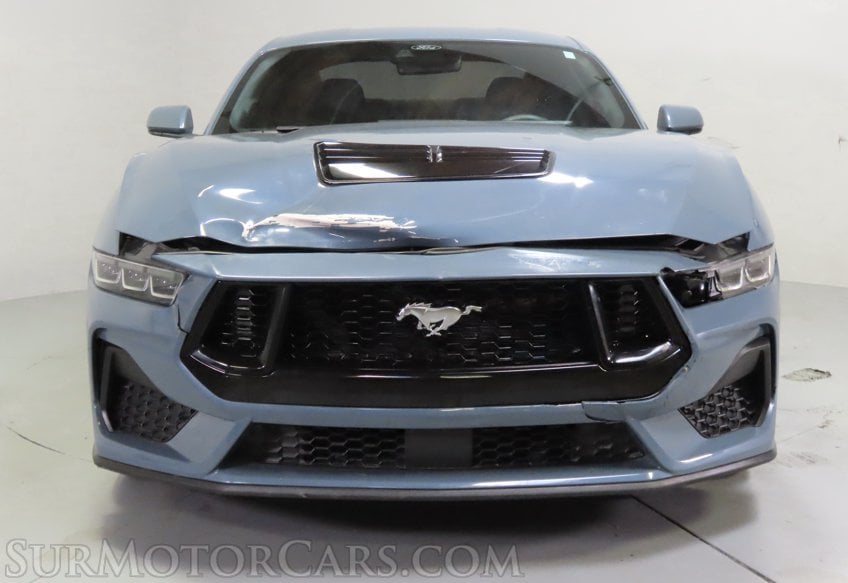2024 Ford Mustang GT - Image 9