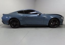 2024 Ford Mustang GT - Image 5