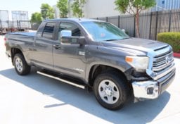 2017 Toyota Tundra SR5 - Image 1