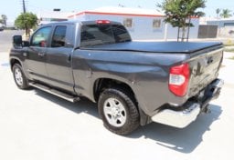 2017 Toyota Tundra SR5 - Image 8